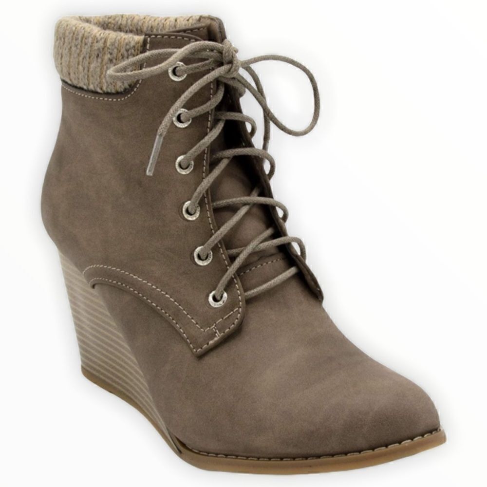 Nautica Korce Wedge Lace-Up Booties in Size 9.5